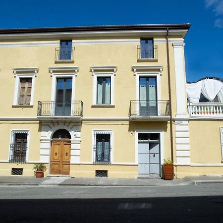 Bed and Breakfast Palazzo Scura à Vaccarizzo Albanese Extérieur photo