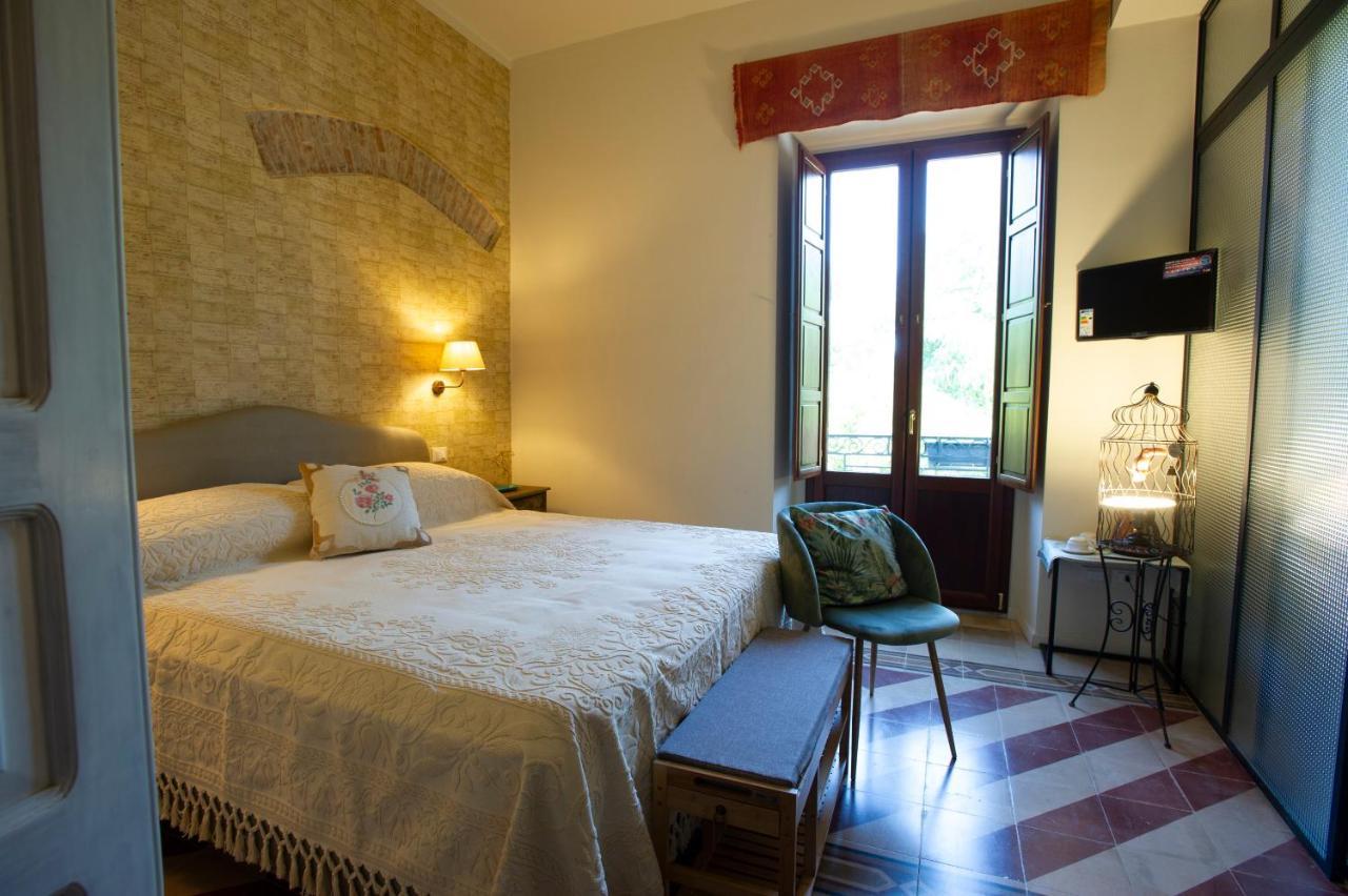 Bed and Breakfast Palazzo Scura à Vaccarizzo Albanese Extérieur photo