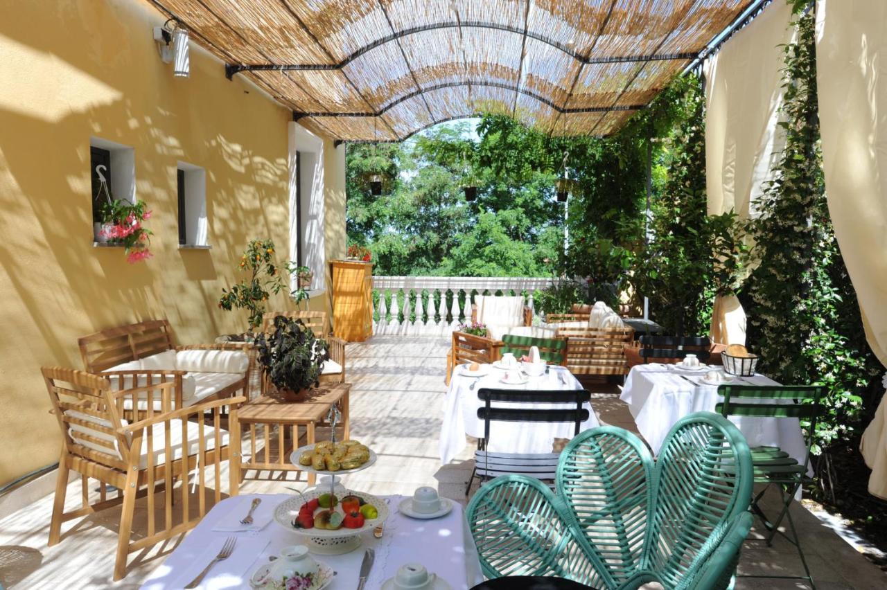Bed and Breakfast Palazzo Scura à Vaccarizzo Albanese Extérieur photo
